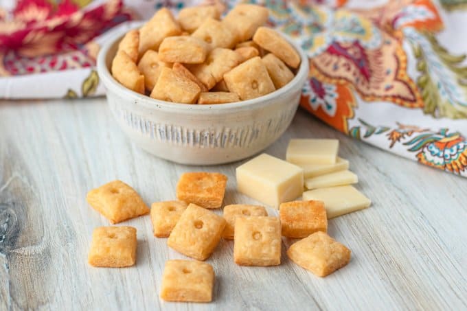 Easy Cheese Crackers Recipe
