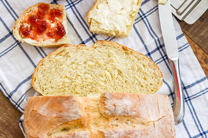 https://www.365daysofbakingandmore.com/wp-content/uploads/2014/03/Grandmas-Italian-Bread-TOPA.jpg