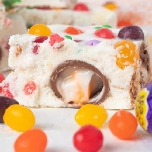 Make this Easy Easter Fudge for a Festive Treat!