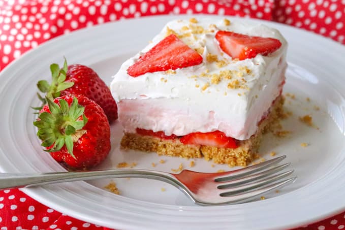 A slice of Strawberry Cheesecake Dream Bars.