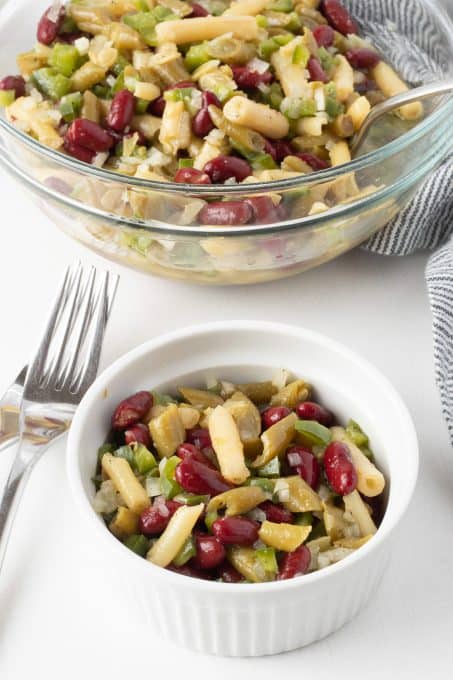 Bean salad with three different kinds of beans.