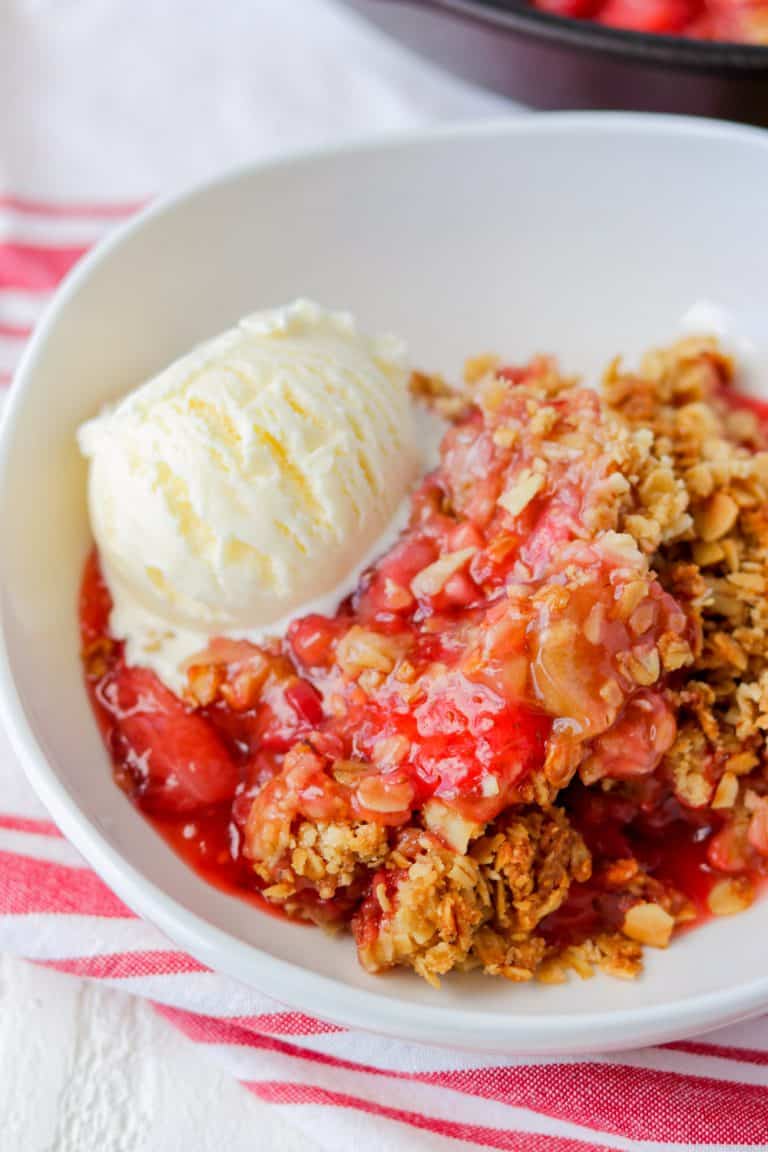 Easy Skillet Strawberry Rhubarb Crisp | 365 Days of Baking and More