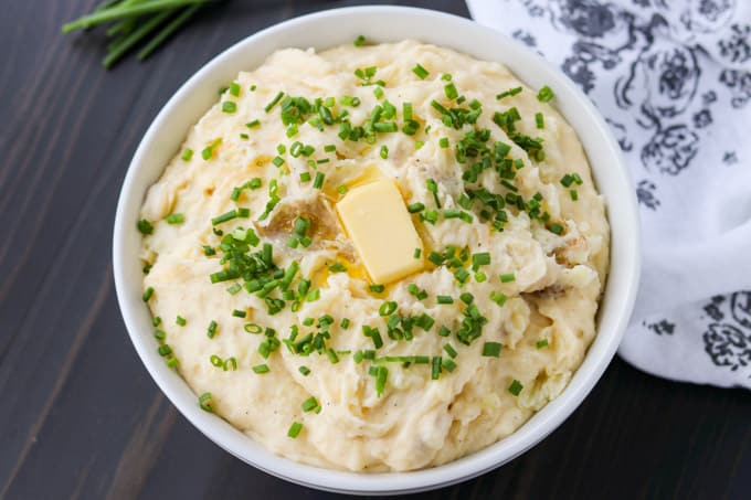 The BEST Garlic Cheesy Mashed Potatoes | 365 Days of Baking and More