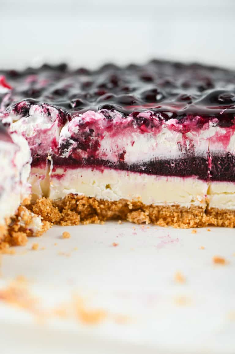 Blueberry Almond Dream Bars {NO BAKE} | 365 Days of Baking and More