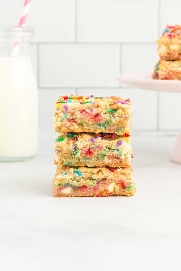 Funfetti Ooey Gooey Bars | 365 Days of Baking and More