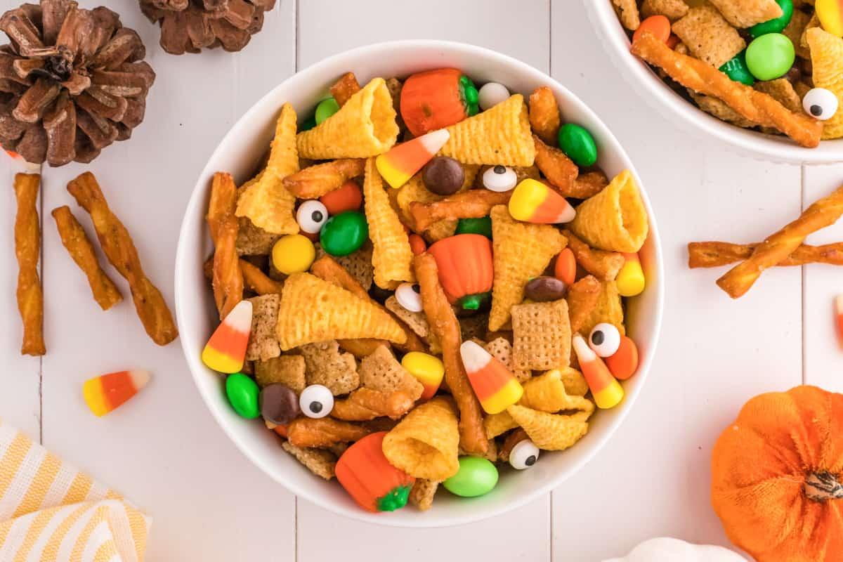 Sweet & Salty Halloween Snack Mix – No Cook, Ready in 2 Minutes