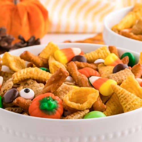 Easy Halloween Snack Mix {Chex Mix Recipe} | 365 Days of Baking