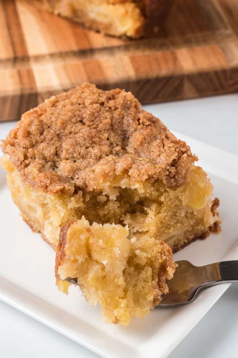 Apple Crumb Cake {Easy Fall Dessert} | 365 Days of Baking