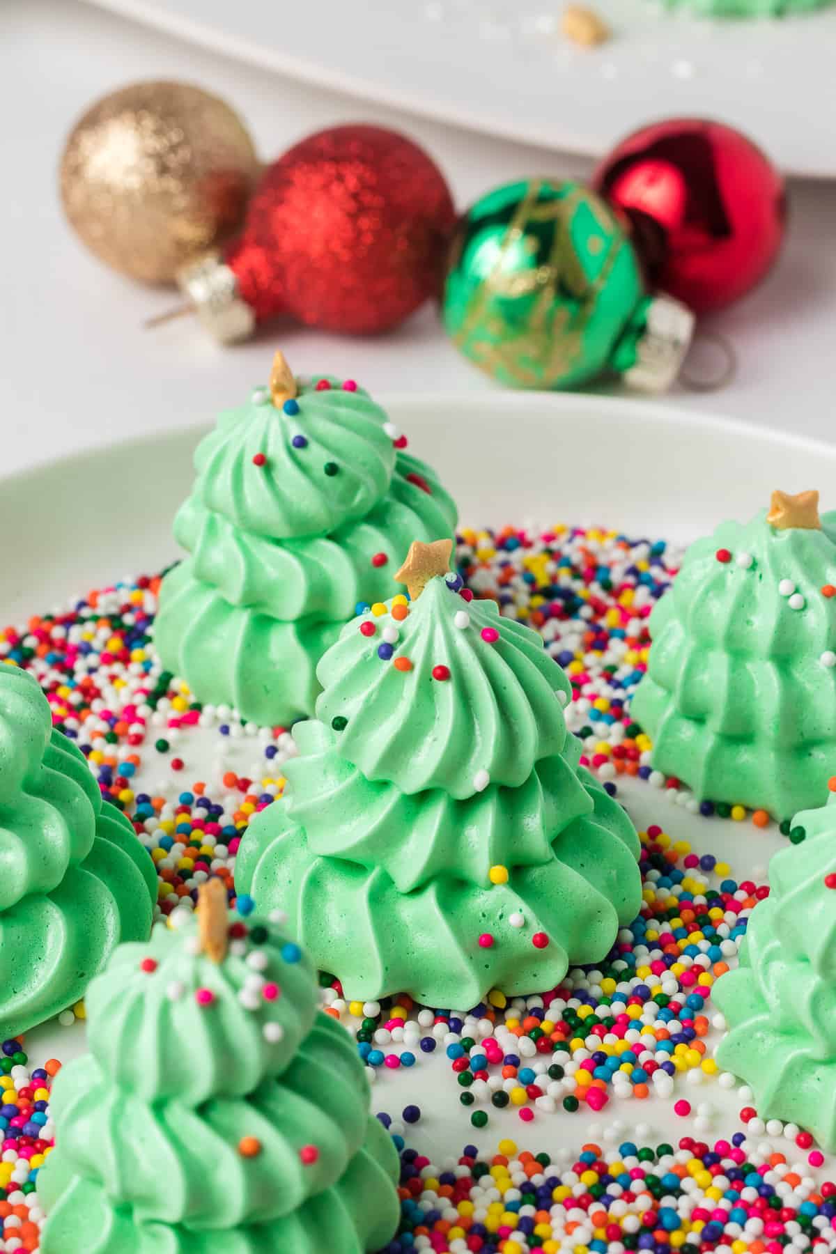 Easy Meringue Christmas Trees | 365 Days of Baking and More