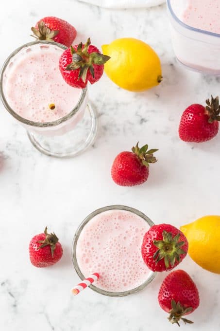 Lemonade milkshake with strawberries.