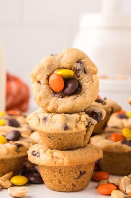 Chocolate chip cookie cups with peanut butter.