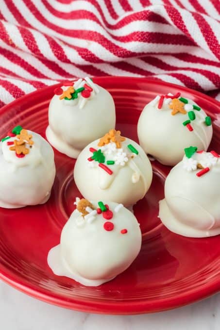 Gingerbread cake balls.