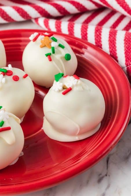 Gingerbread balls coated in white chocolate.